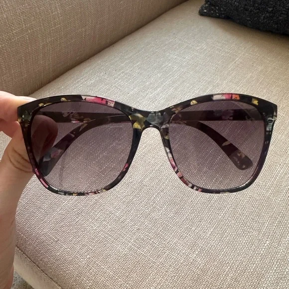 Women’s Disney Park Sunglasses - Picture 6 of 6